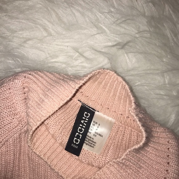 H&M mock neck light pink sweater - Picture 4 of 4